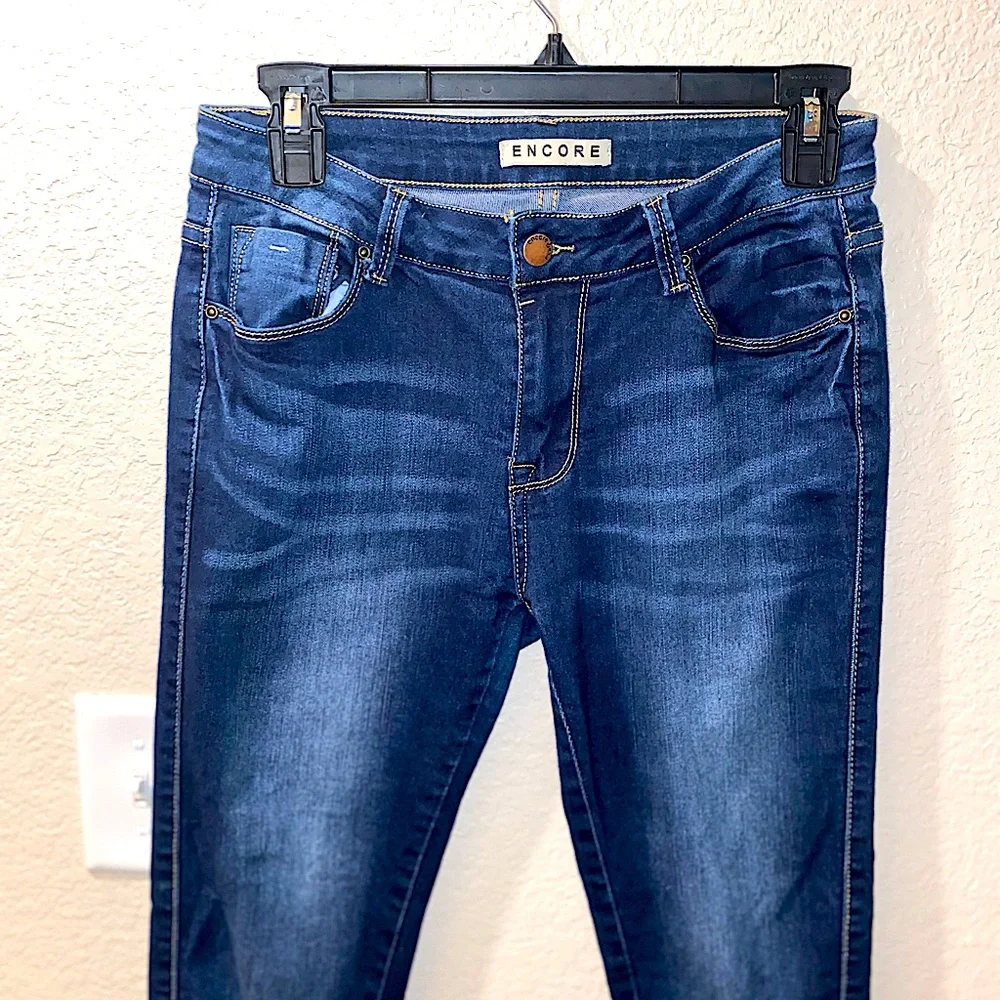Encore Jeans - Picture 2 of 4